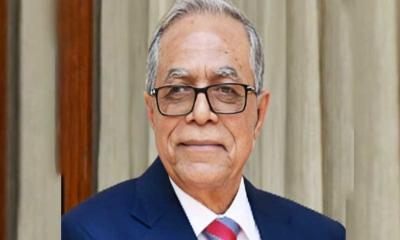 ছেলে-শ্যালকসহ দেশ ছাড়লেন সাবেক রাষ্ট্রপতি আবদুল হামিদ