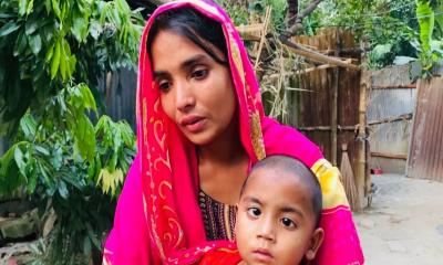 বিদেশ যাওয়ার স্বপ্নে ‘সর্বস্বান্ত’ সোনিয়া, সন্তানসহ পথে