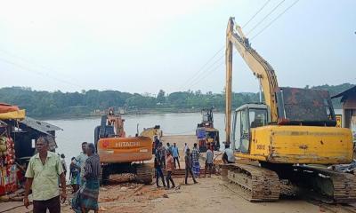 চন্দ্রঘোনা-রাইখালী নৌ রুটে ফেরি চলাচল বন্ধ