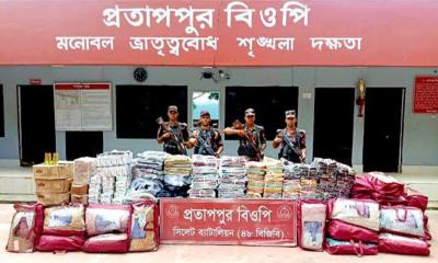 সিলেট সীমান্তে দেড় কোটি টাকার চোরাই পণ্য জব্দ