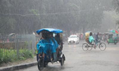 সকাল থেকে রাজধানীতে বৃষ্টি, সঙ্গে বাতাস