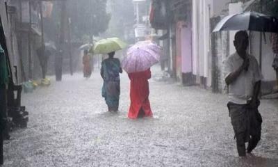 টানা বৃষ্টিতে রাজধানীতে ভোগান্তি, সন্ধ্যায় ভারীবর্ষণের পূর্বাভাস