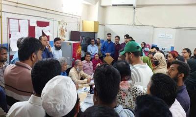 ৮ দফা দাবিতে স্বাস্থ্য উপদেষ্টাকে স্মারকলিপি চিকিৎসক-নার্সদের
