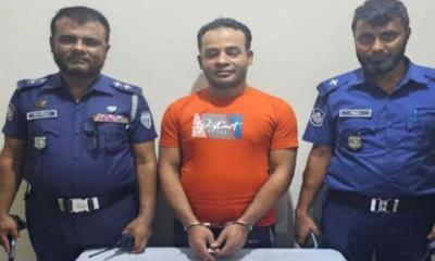 ফেনীতে অস্ত্রসহ ৫ মামলার আসামি গ্রেপ্তার