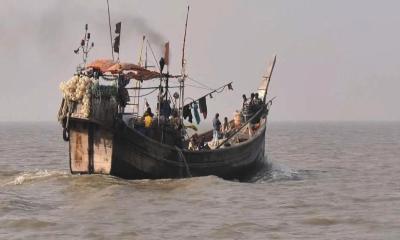 ভরা মৌসুমেও ইলিশ সঙ্কট, জেলেরা  ফিরছেন খালি হাতে
