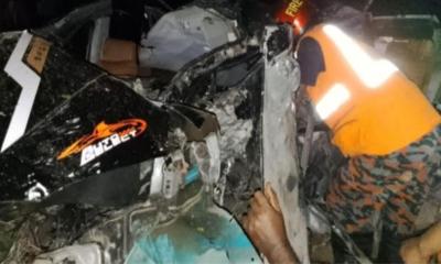 যশোর-বেনাপোল সড়কে প্রাইভেটকার দুর্ঘটনায় নিহত ২