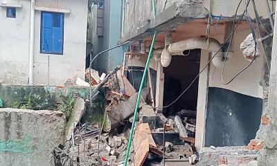আশুলিয়ায় গ্যাস সিলিন্ডার লিকেজে বিস্ফোরণ, দেয়াল ধসে দগ্ধ ৫