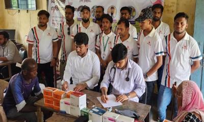 অভয়নগরে ফ্রি মেডিক্যাল ক্যাম্পে চিকিৎসা ও ওষুধ প্রদান