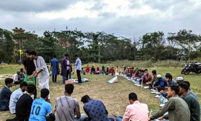 তারুণ্যের সৌহার্দ্যের ইফতারে মুখর ববি ক্যাম্পাস