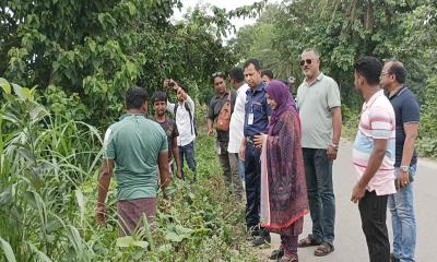 বাঞ্ছারামপুর ডাকাতি প্রতিরোধে যুবদলের ঝোপঝাড় পরিচ্ছন্নতা অভিযান