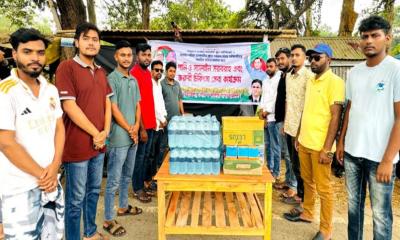 বেলকুচিতে ছাত্রদলের উদ্যোগে বিশুদ্ধ পানি ও স্যালাইন বিতরণ