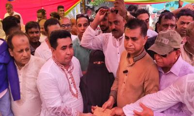 ছাত্রদল নেতা নয়নের পরিবারের দায়িত্ব নিল বিএনপি