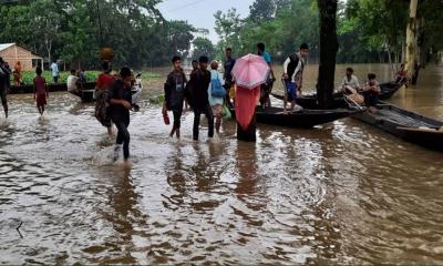 সুনামগঞ্জে পানিবন্দি লক্ষাধিক মানুষ