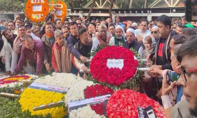 তিন হাজার নেতাকর্মীসহ বঙ্গবন্ধুর সমাধিতে শ্রদ্ধা জানালেন এমপি সজল