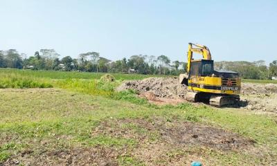 ডামুড্যায় কৃষকের জমি জোরপূর্বক দখল করে মাছের ঘের, প্রশাসন নিরব