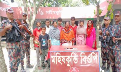 দৌলতপুরে নারী-পুরুষসহ ৯ বাংলাদেশিকে পুশ-ইন