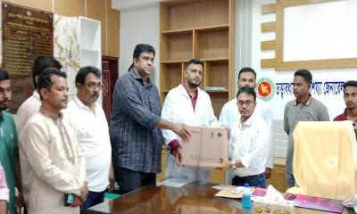 ডেঙ্গু রোগীদের জন্য জিয়াউর রহমান ফাউন্ডেশনের চিকিৎসা সামগ্রী বিতরণ