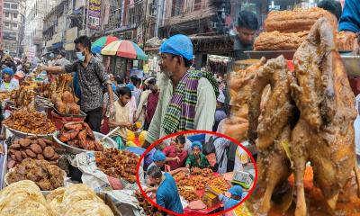 লোকে লোকারণ্য চকবাজারের ইফতার বাজার