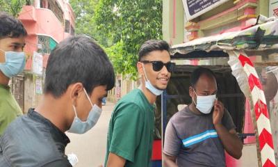 ধামরাইয়ে পৌর ছাত্রদলের উদ্যোগে মাস্ক বিতরণ