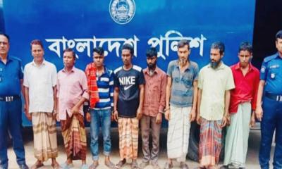 হাকিমপুরে পুলিশের বিশেষ অভিযানে আটজন গ্রেপ্তার