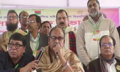 বাংলাদেশ এখন ষড়যন্ত্রের জালের মধ্যে আটকে গেছে