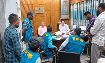 দিনাজপুর জেলা নির্বাচন অফিসে দুদকের অভিযান