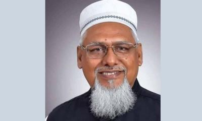 খেলনা পিস্তলসহ ধর্মমন্ত্রীর পাশে থাকা ২ যুবক আটক