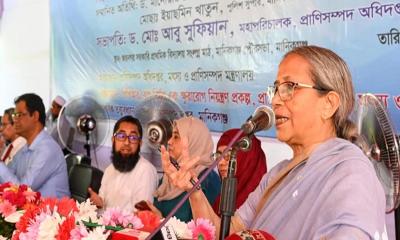গবাদি পশুর রোগ প্রতিরোধে ভ্যাকসিন নিশ্চিত করতে হবে
