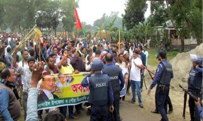 বিএনপির মিছিলে পুলিশের বাঁধা-সংঘর্ষ, আটক ১