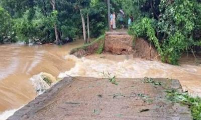 ফেনীতে মুহুরী নদীর বাঁধ ভেঙে ৬ গ্রাম প্লাবিত