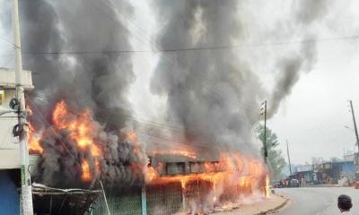 রাঙ্গামাটি স্টেডিয়াম এলাকায় ১২টি দোকান সম্পূর্ণ পুড়ে ছাই