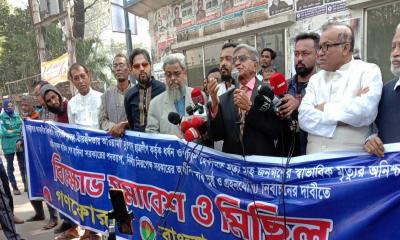 ‘সরকার নোবেলের আশায় রোহিঙ্গাদের জায়গা দিয়েছে’