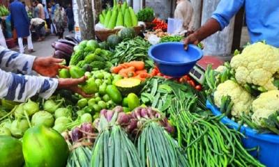 বাজারে অস্বস্তি, বেশিরভাগ সবজির মূল্যই চড়া