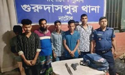 গুরুদাসপুরে সেনাবাহিনীর অভিযানে সংঘবদ্ধ ডাকাত চক্রের ছয় সদস্য গ্রেপ্তার