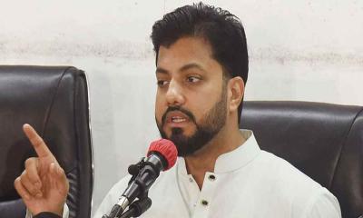 দেশকে গণতান্ত্রিক ধারা থেকে সরিয়ে নেয়ার চেষ্টা করা হচ্ছে