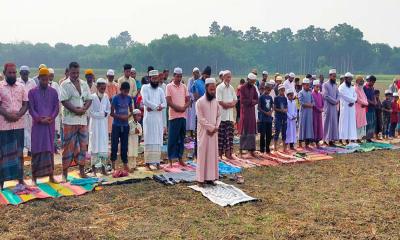 কুমারখালীতে তীব্র দাবদাহে বৃষ্টির আশায় ইস্তিসকার নামাজ আদায়