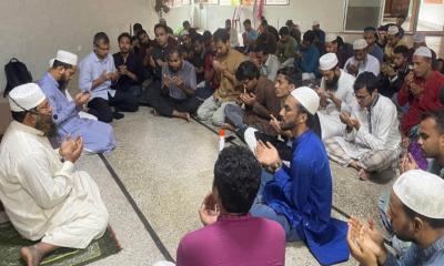 শহীদ প্রেসিডেন্ট জিয়াউর রহমানের শাহাদাত বার্ষিকীতে জাবি ছাত্রদলের দোয়া
