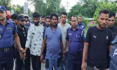 বাগেরহাটে বিদেশি পিস্তলসহ ১১ জন আটক
