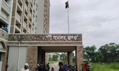 ঝালকাঠিতে ছেলের বিরুদ্ধে শতবর্ষী মায়ের মামলা, গ্রেপ্তারি পরোয়ানা জারি