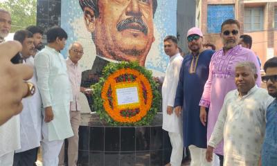 নবনির্বাচিত উপজেলা চেয়ারম্যানের বঙ্গবন্ধুর ম্যুরালে শ্রদ্ধা জ্ঞাপন
