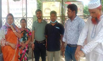 কাশিয়ানীতে সভাপতির অসদাচরণের বিরুদ্ধে বিদ্যালয়ে কর্মবিরতি