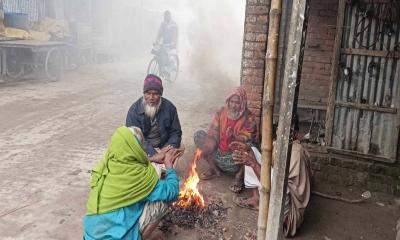 ‘চরত কায়েও কম্বল দেয় না’