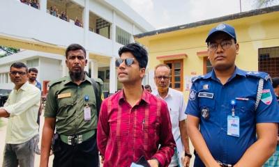 খোকসায় হাসপাতালে অভিযান: দুজনকে জরিমানা