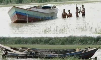 কীর্তনখোলা নদী তীরের মাটি যাচ্ছে ইটভাটায়