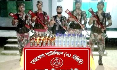 কলমাকান্দা সীমান্তে বিজিবির অভিযান: ৪৭ বোতল ভারতীয় মদ আটক
