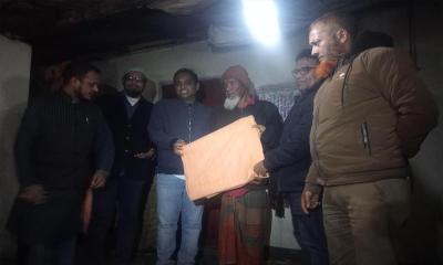 গৌরীপুর সাংবাদিক ঐক্য ফোরামের উদ্যোগে কম্বল বিতরণ