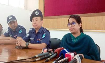 ৪০ বছরের গাছকে ‘শতবর্ষী বটগাছ’ দাবি করে লংকাকাণ্ড