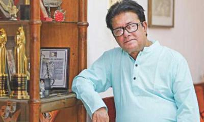 আইসিইউ থেকে বাড়ি ফিরেছেন অভিনেতা মামুনুর রশীদ