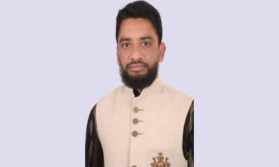 হজে যাওয়ার সময় এয়ারপোর্ট থেকে সাবেক চেয়ারম্যান আটক
