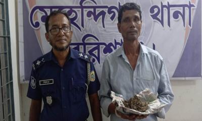 মেহেন্দিগঞ্জে মাদকসেবী ও ব্যবসায়ীদের আতঙ্কের নাম ওসি ফখরুল